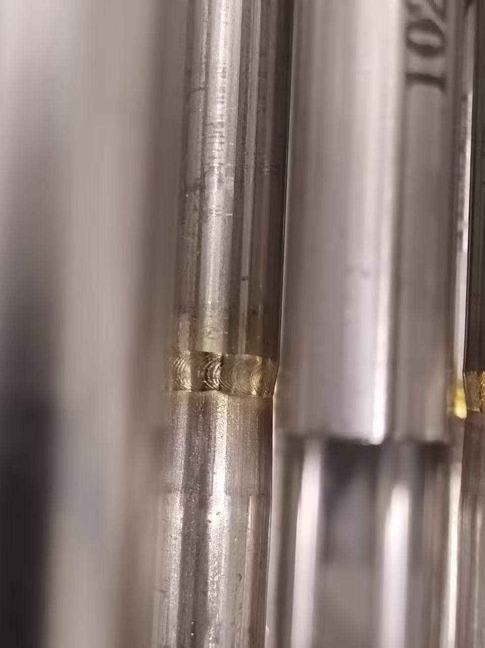 Zero-leak, smooth internal weld bead on a stainless steel U-bend pipe joint processed by FYID orbital system.